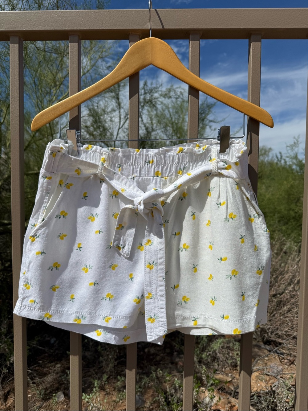 Cali1850 NWT High-Waist White Lemon-Print Tie-Waist Shorts